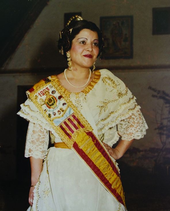 Fallera Major Any 1983: Francisca Marín Acebrón