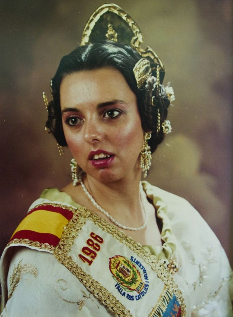 Fallera Major Any 1986: María Ángeles Acebrón Villar